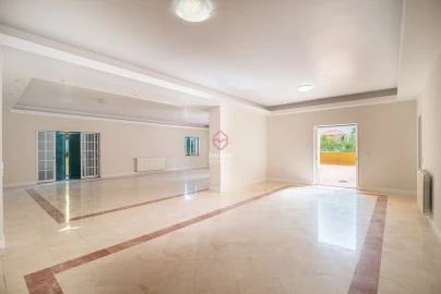 Apartamento T5 para Venda em Cascais e Estoril