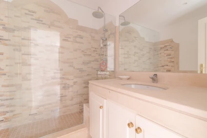 Apartamento T5 para Venda em Cascais e Estoril
