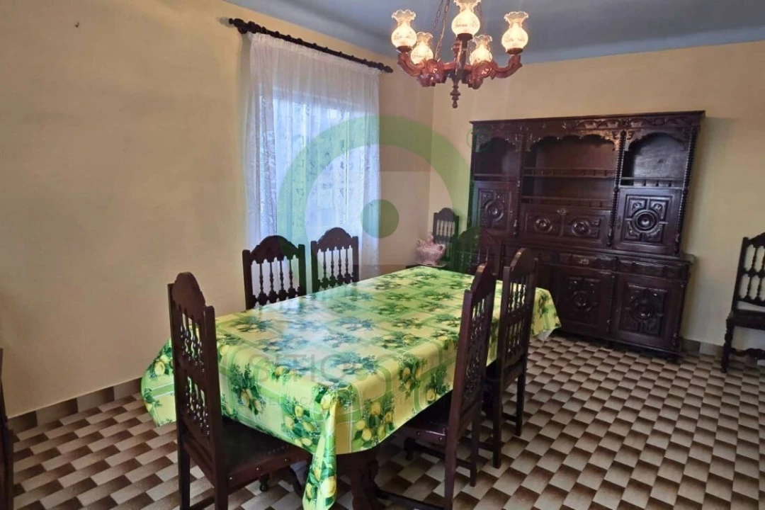 Moradia T3 para Venda em Tuizelo Foto 6