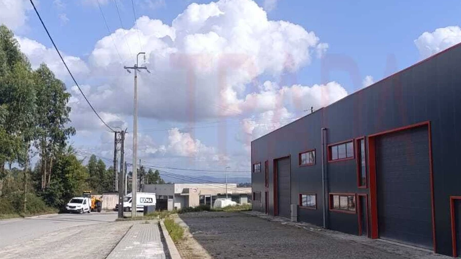 Armazém para Venda em Oleiros