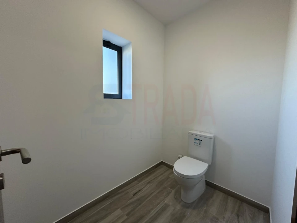 Armazém para Venda em Oleiros Foto 9