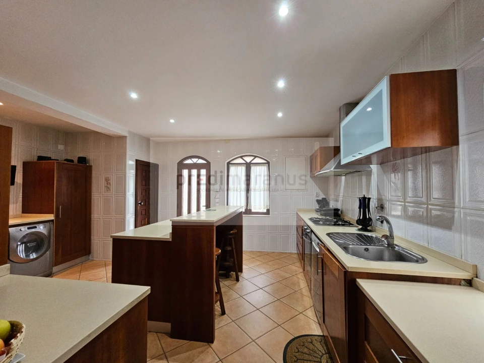 Moradia T5 para Venda em Amarante (São Gonçalo), Madalena, Cepelos e Gatão Foto 2