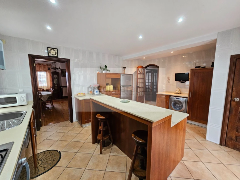 Moradia T5 para Venda em Amarante (São Gonçalo), Madalena, Cepelos e Gatão Foto 3