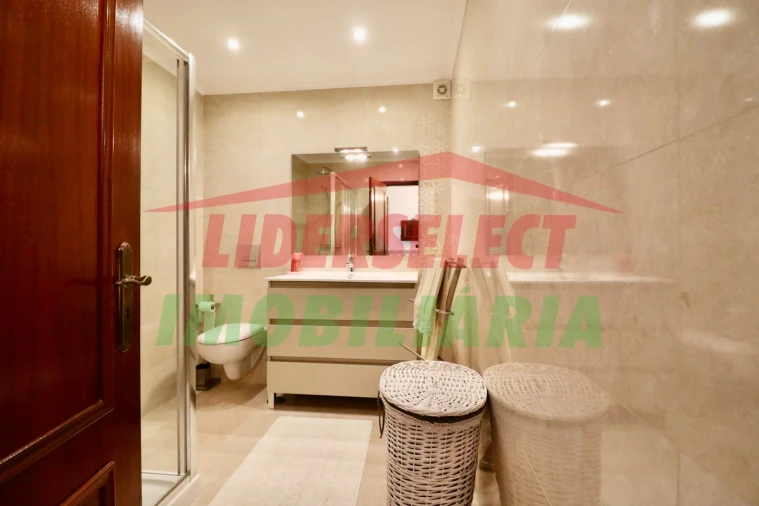 Apartamento T3 para Venda em A dos Cunhados e Maceira Foto 8