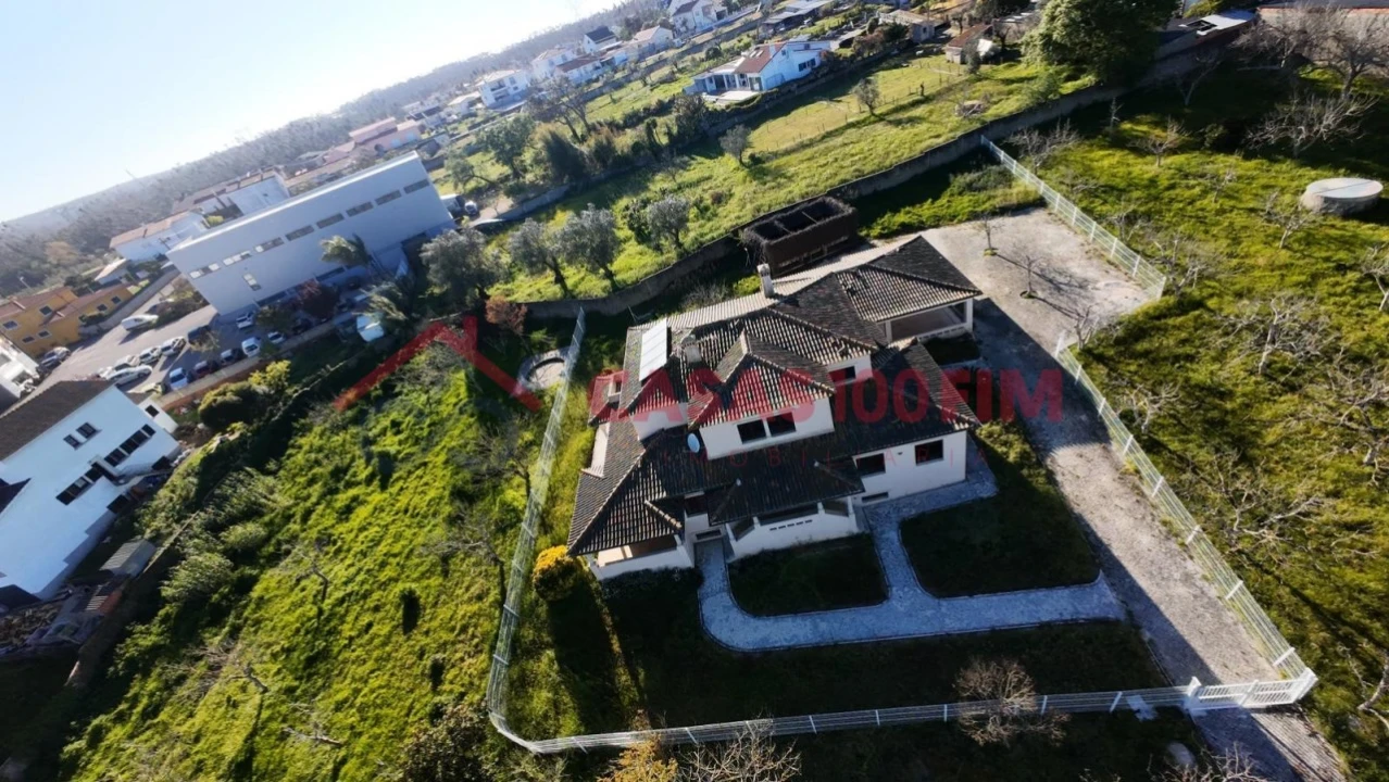 Moradia T5 para Venda em Marrazes e Barosa Foto 1