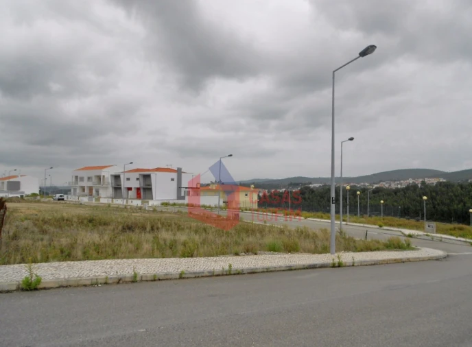 Terreno para Venda em Porto de Mós - São João Baptista e São Pedro Foto 1