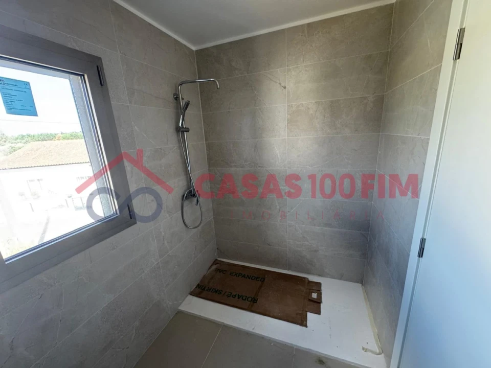 Moradia T3 para Venda em Batalha Foto 30