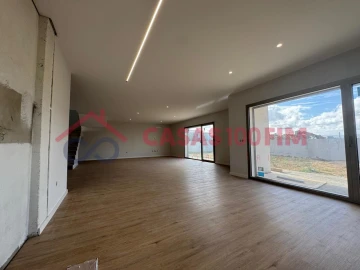Moradia T3 para Venda em Batalha