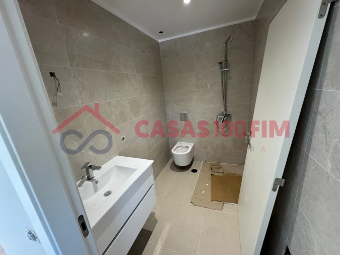 Moradia T3 para Venda em Batalha Foto 40