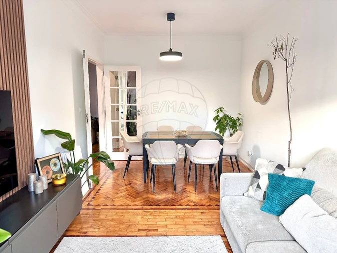 Apartamento T2 para Venda em Penha de França Foto 2