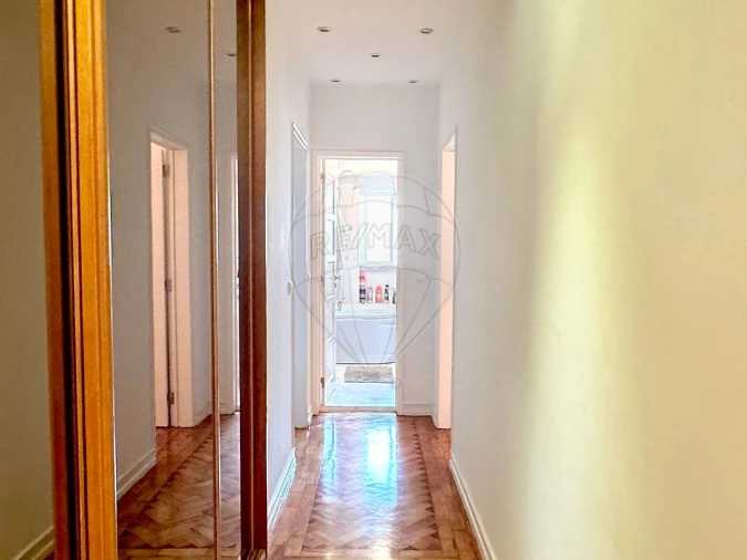 Apartamento T2 para Venda em Penha de França Foto 6