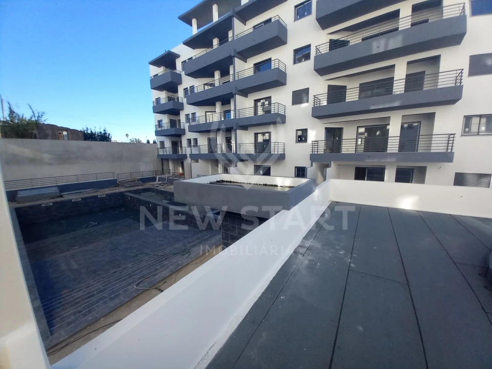 Apartamento T3 para Venda em Quelfes Foto 14