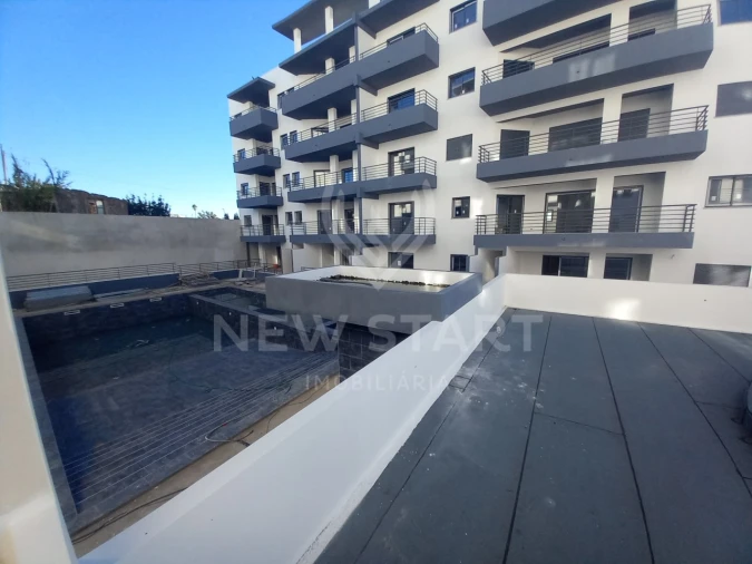 Apartamento T3 para Venda em Quelfes Foto 14
