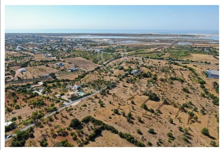 Terreno Misto para Venda em Quelfes Foto 4
