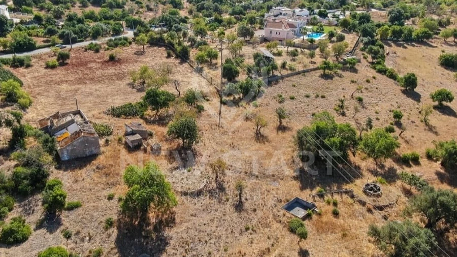 Terreno Misto para Venda em Quelfes