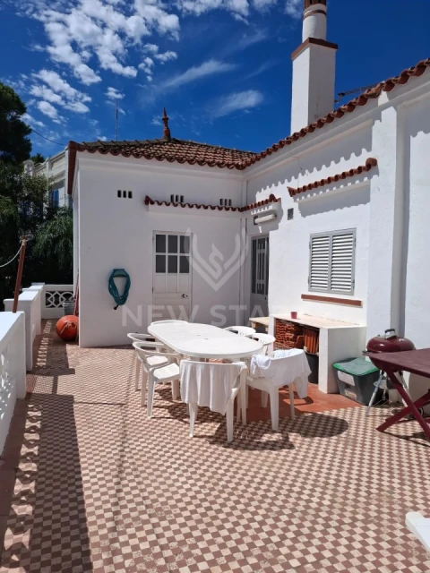 Moradia T6 para Venda em Olhão