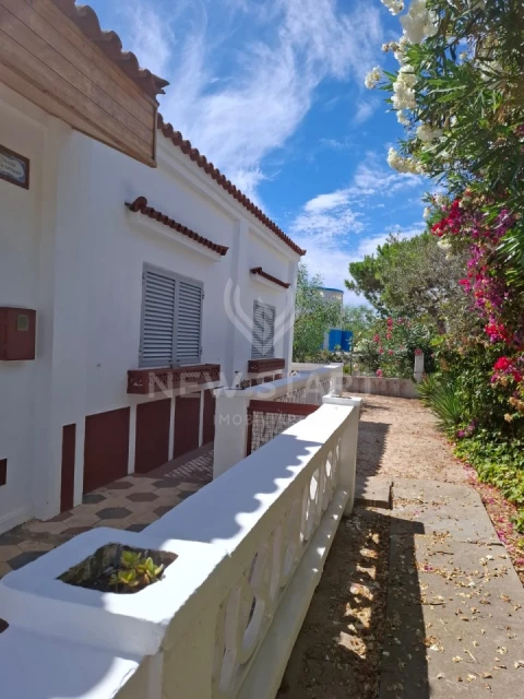 Moradia T6 para Venda em Olhão