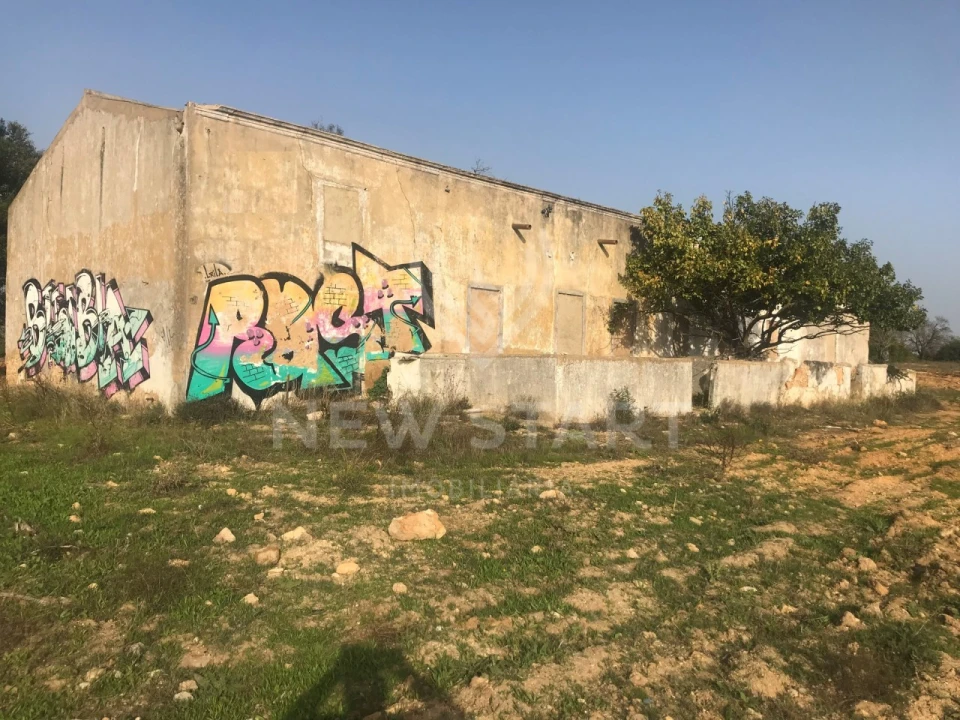 Terreno Misto para Venda em Quelfes Foto 5