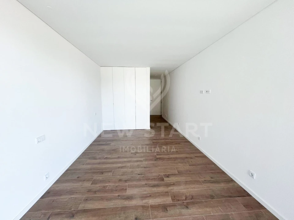 Apartamento para Venda em Olhão Foto 5