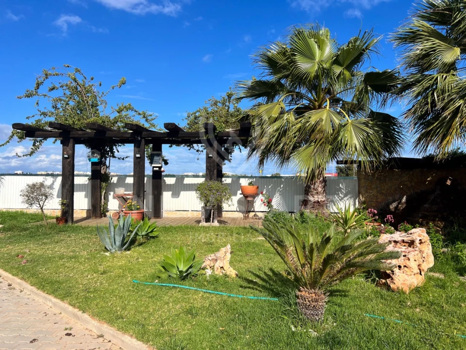 Moradia T4 para Venda em Pechão Foto 4