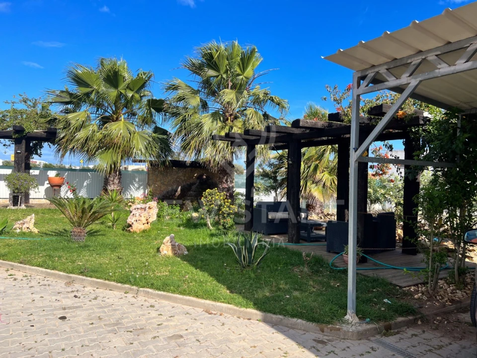 Moradia T4 para Venda em Pechão Foto 5