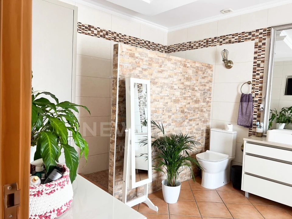 Moradia T4 para Venda em Pechão Foto 27