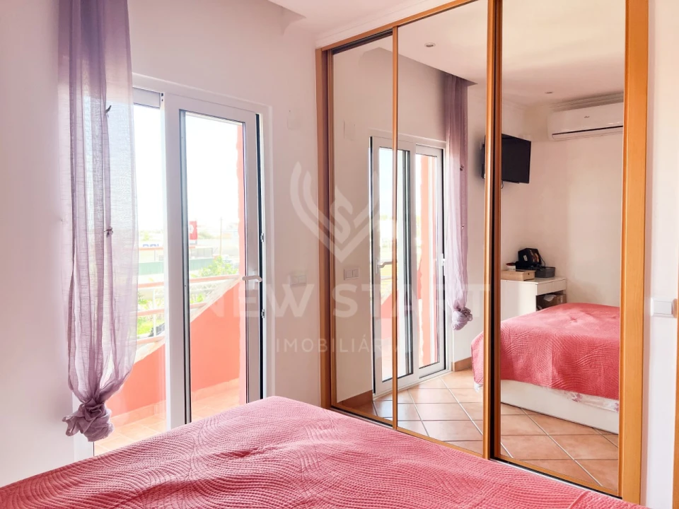 Moradia T4 para Venda em Pechão Foto 35