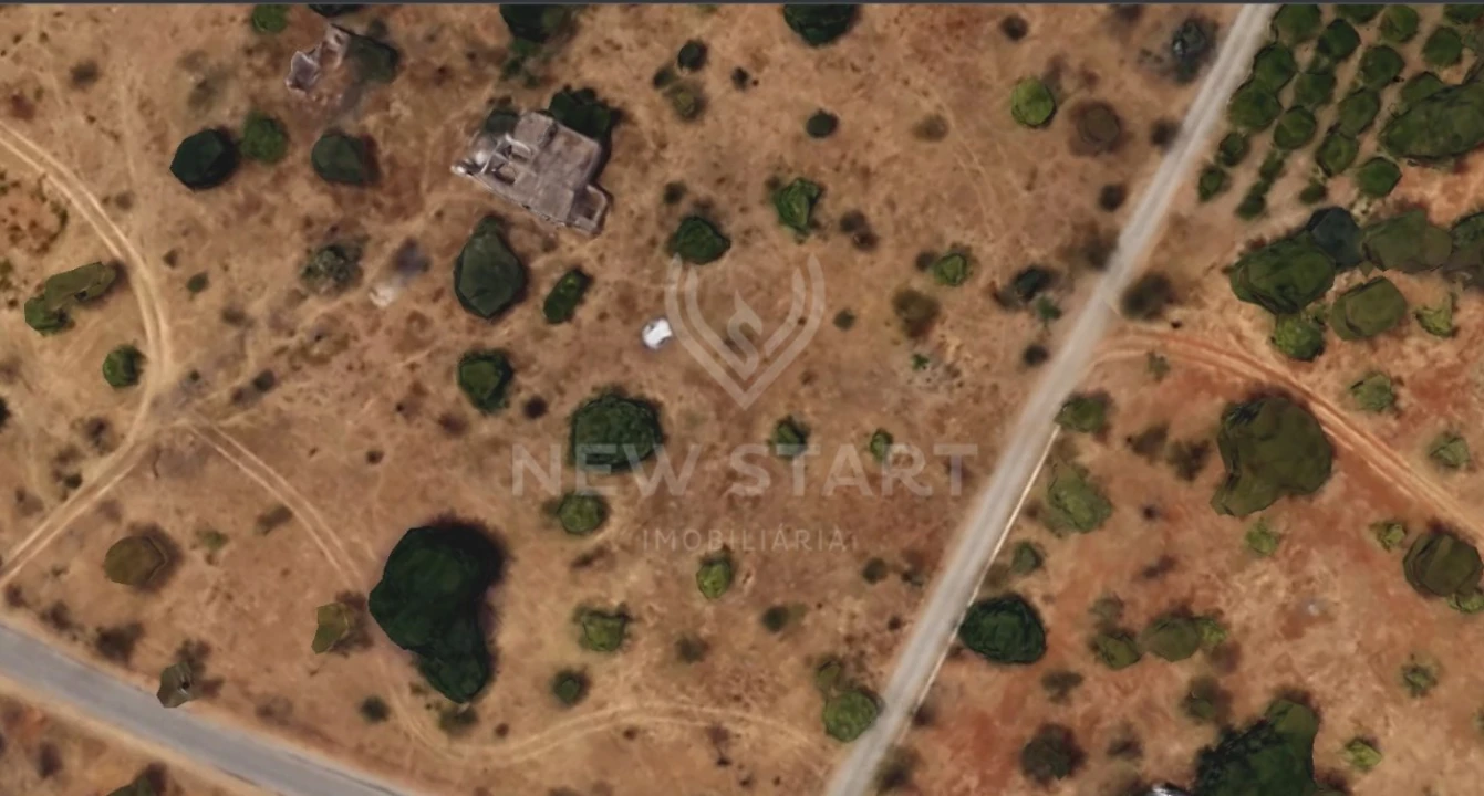 Terreno Misto para Venda em Quelfes Foto 8