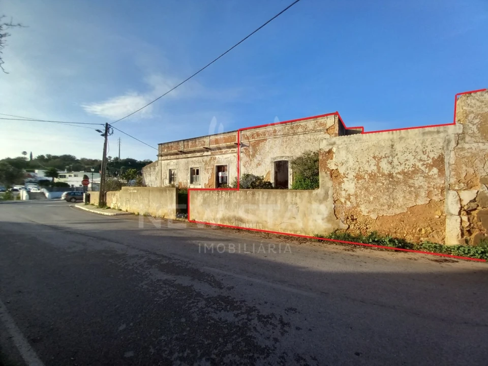 Terreno Misto para Venda em Quelfes Foto 1