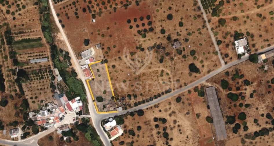 Terreno Misto para Venda em Quelfes Foto 3