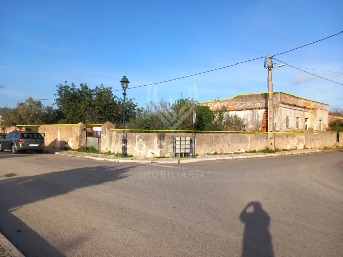 Terreno Misto para Venda em Quelfes