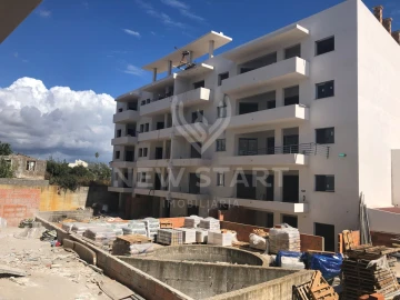 Apartamento T3 para Venda em Quelfes
