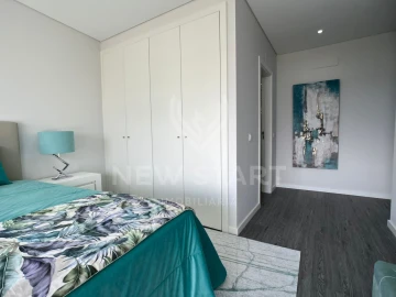 Apartamento T3 para Venda em Quelfes