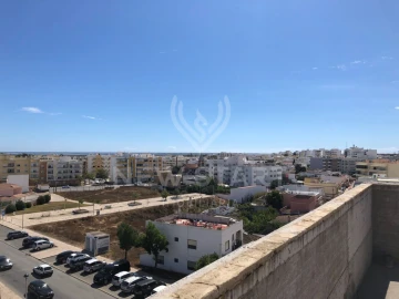 Apartamento T3 para Venda em Quelfes