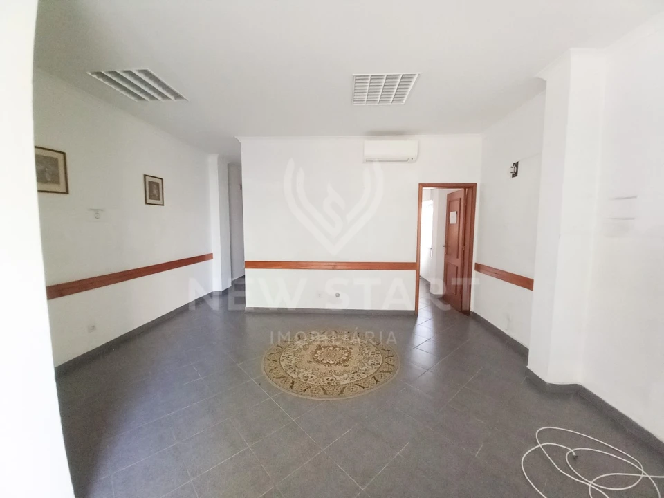 Loja para Venda em Olhão Foto 1