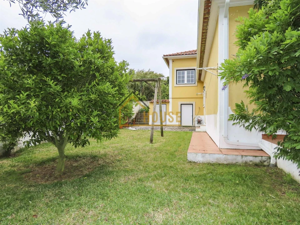 Moradia T3 para Arrendamento em Carvalhal Foto 1