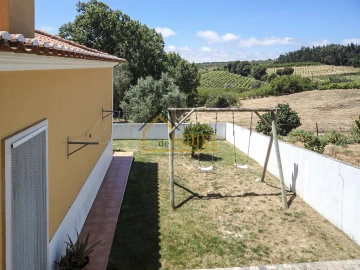 Moradia T3 para Arrendamento em Carvalhal