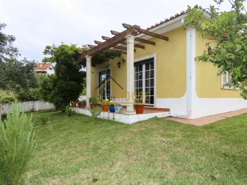 Moradia T3 para Arrendamento em Carvalhal