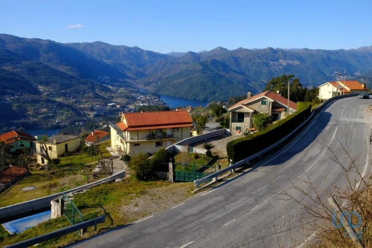 Terreno para Venda em Ventosa e Cova Foto 1