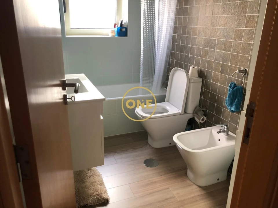 Apartamento T3 para Venda em Arcozelo Foto 19