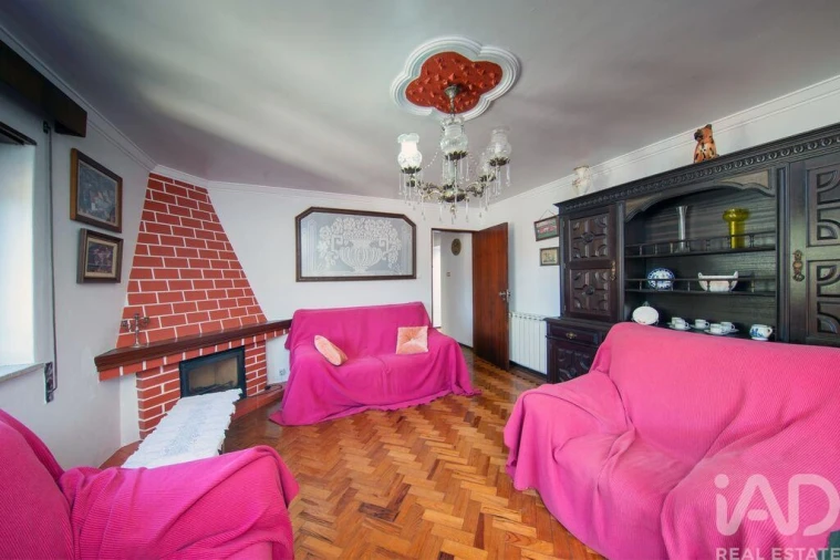 Moradia T5 para Venda em Folques Foto 9