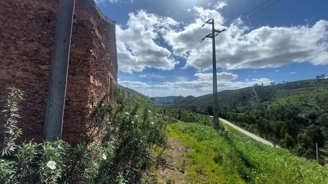 Quinta T2 para Venda em São Silvestre Foto 1