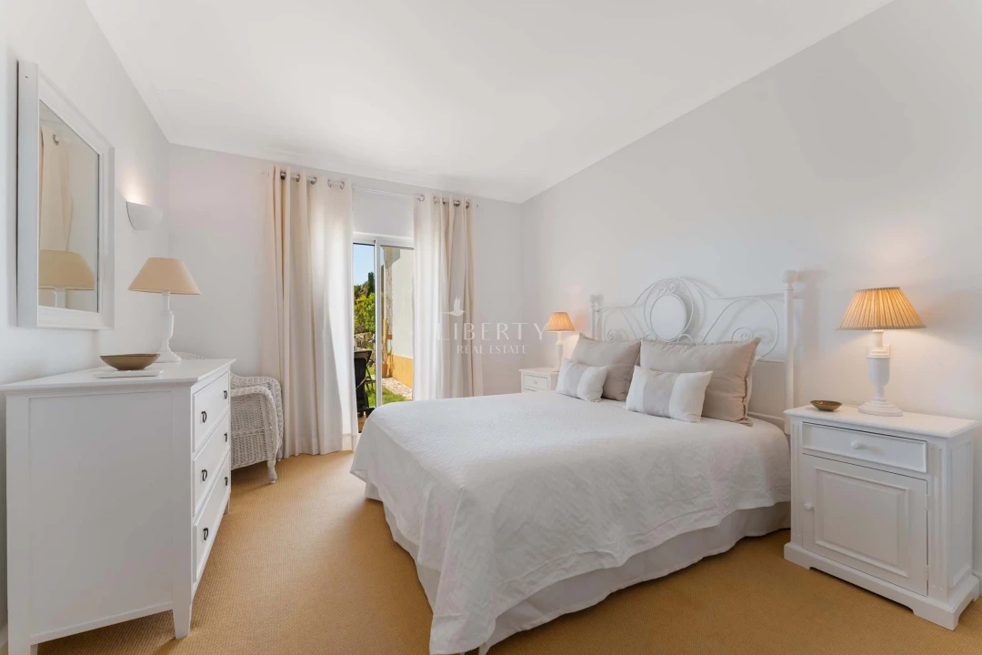 Apartamento T2 para Venda em Almancil Foto 14