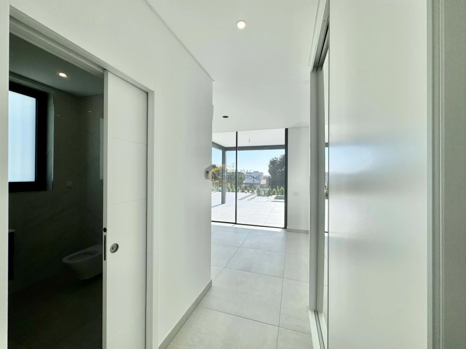 Moradia T4 para Venda em Albufeira e Olhos de Água Foto 8