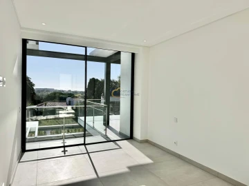 Moradia T4 para Venda em Albufeira e Olhos de Água