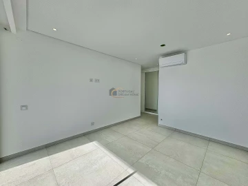 Moradia T4 para Venda em Albufeira e Olhos de Água