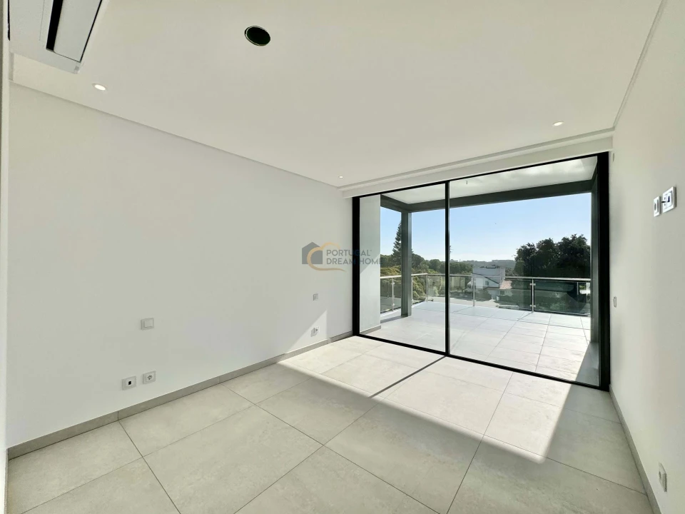 Moradia T4 para Venda em Albufeira e Olhos de Água Foto 10