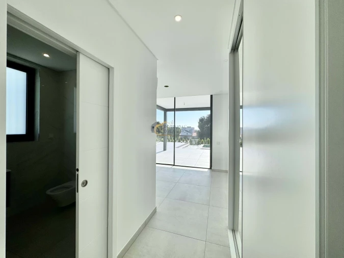 Moradia T4 para Venda em Albufeira e Olhos de Água Foto 8
