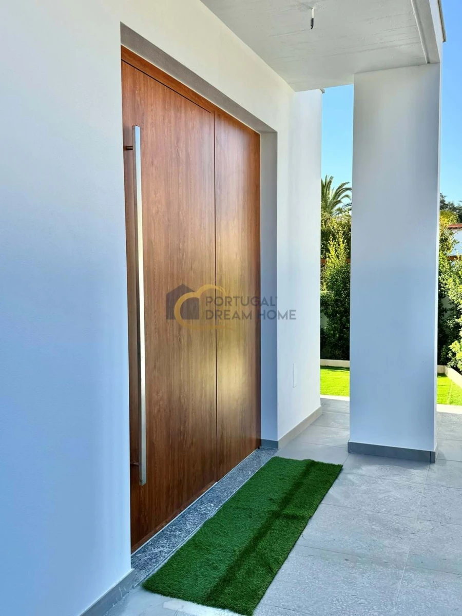 Moradia T4 para Venda em Albufeira e Olhos de Água Foto 4