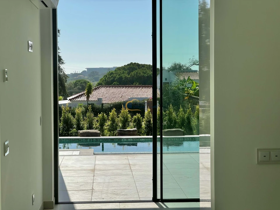Moradia T4 para Venda em Albufeira e Olhos de Água Foto 5